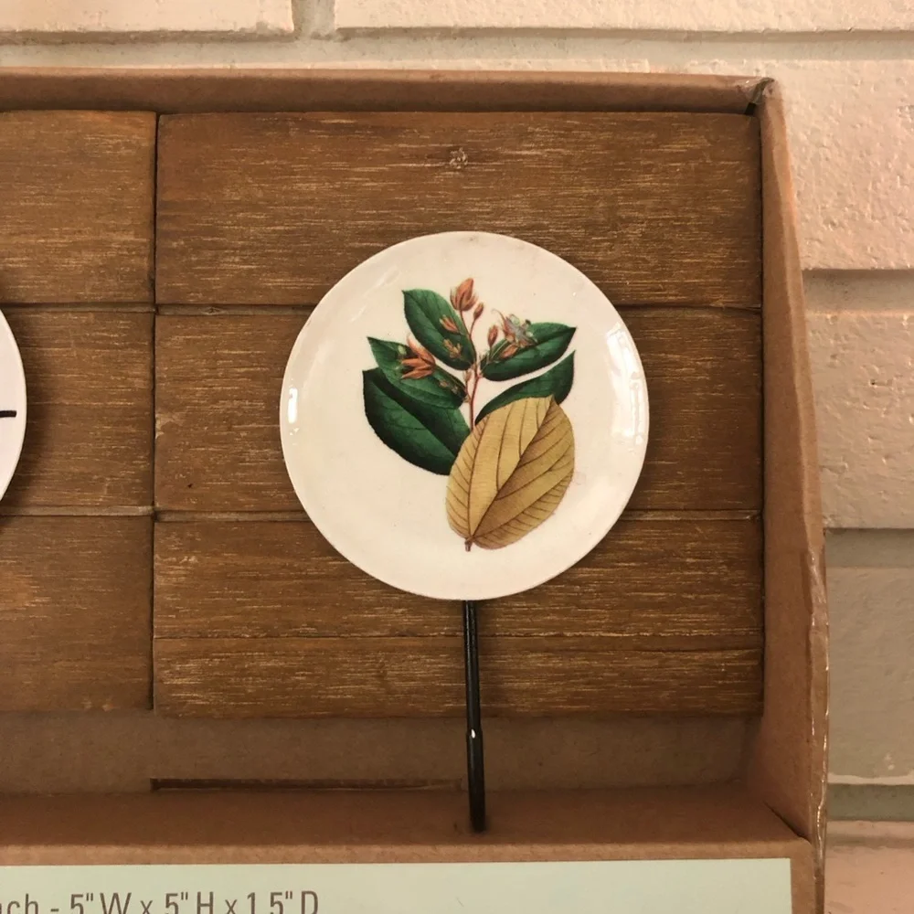 Charming Wall Hook Set with White and Green Design